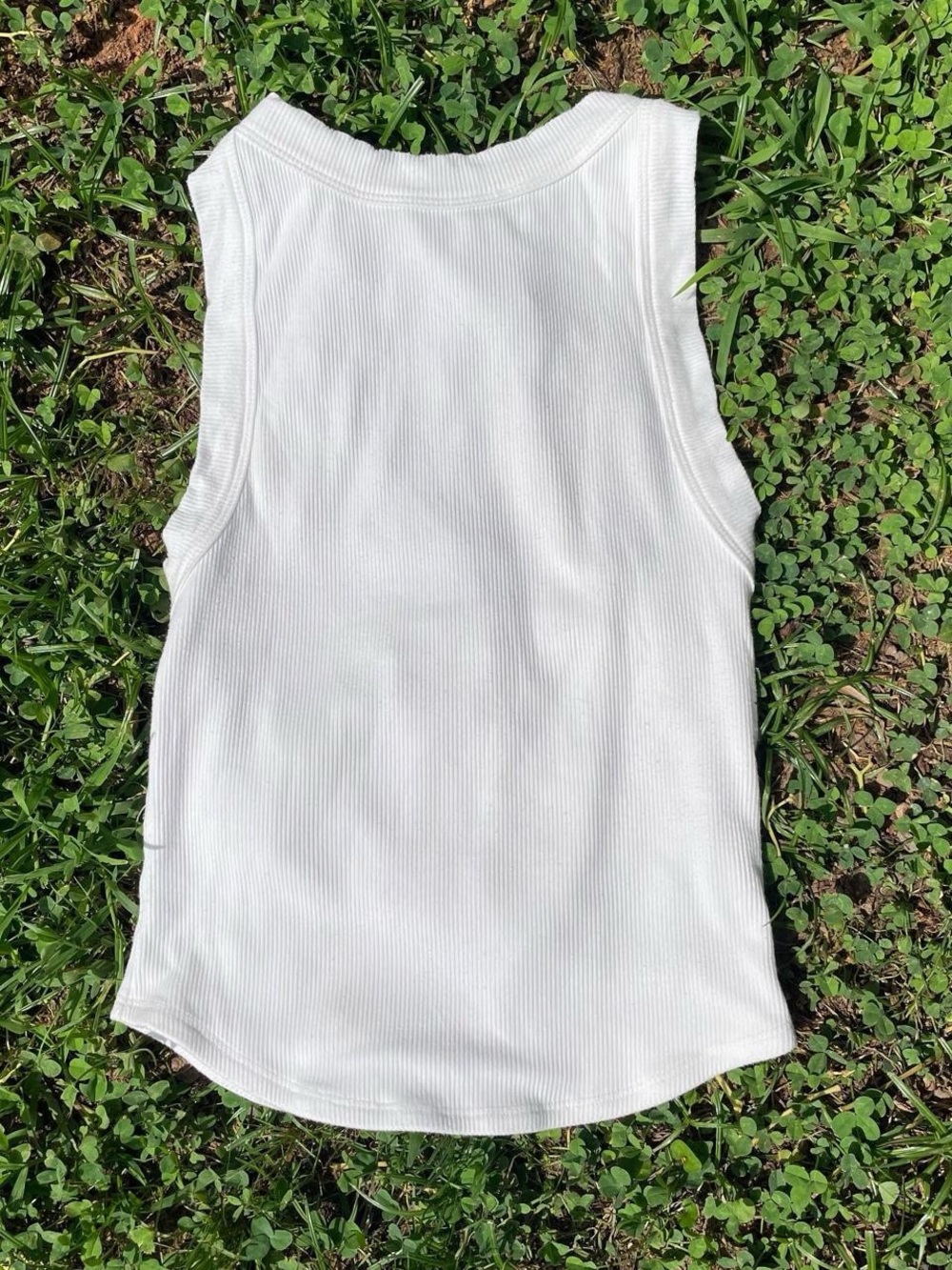 White Ribbed Open Back Tank Top✨ - Picture 2 of 6